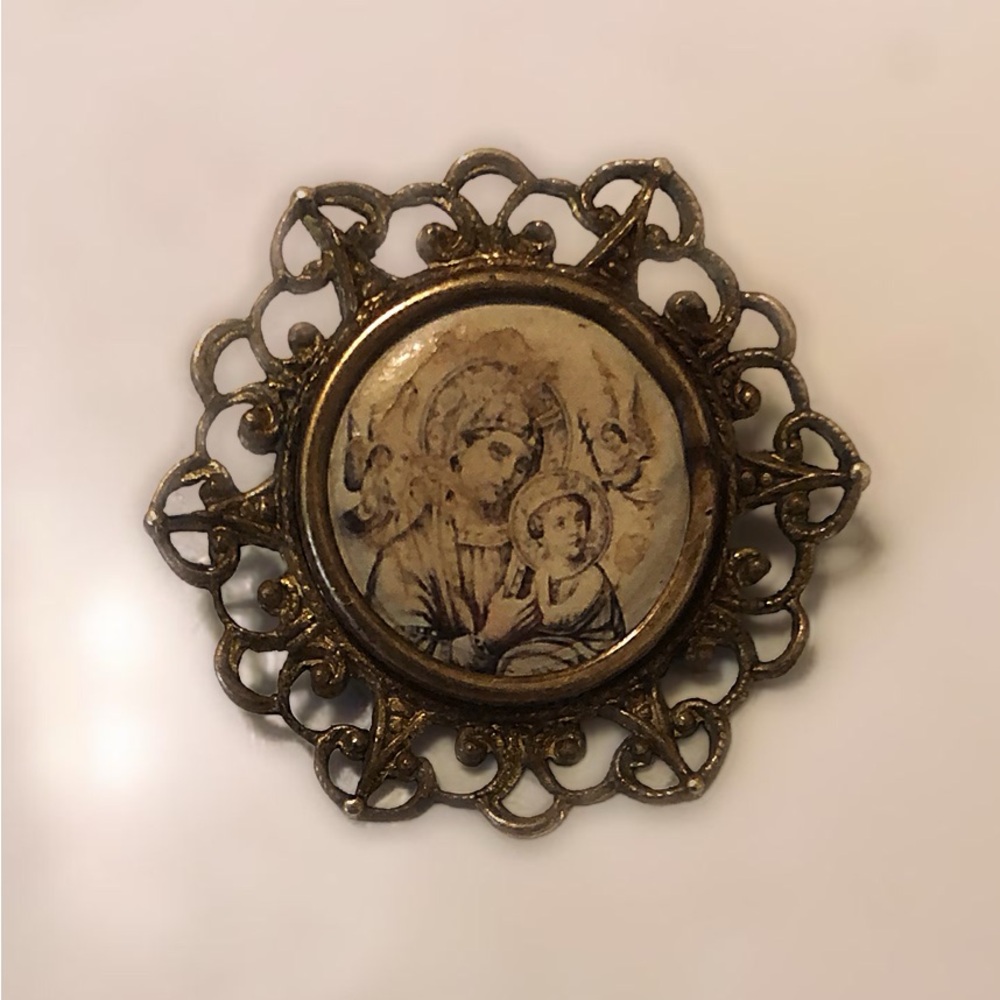 Vintage cameo brooch from Czechoslovakia.